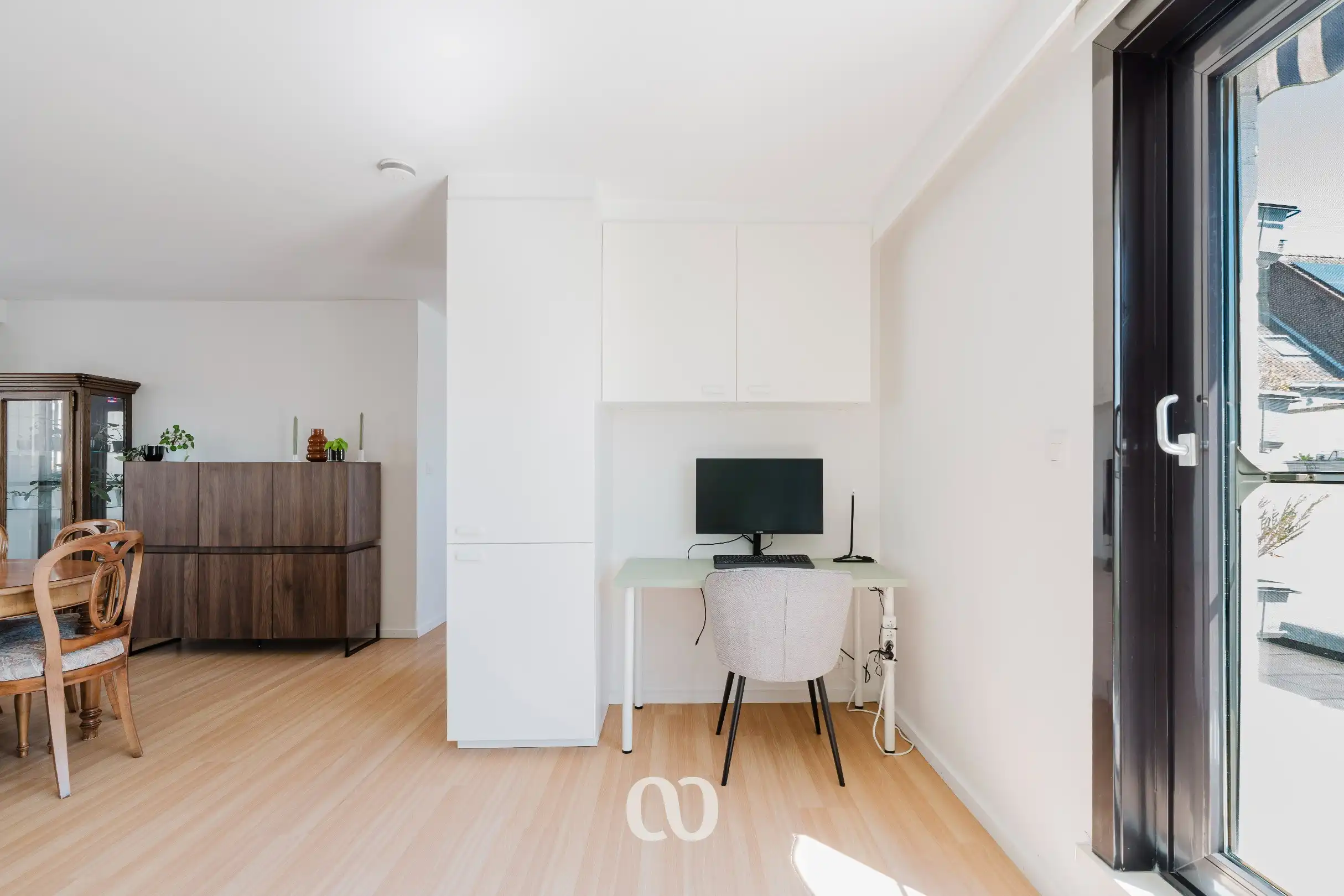 Instapklaar appartement met groot terras foto 4