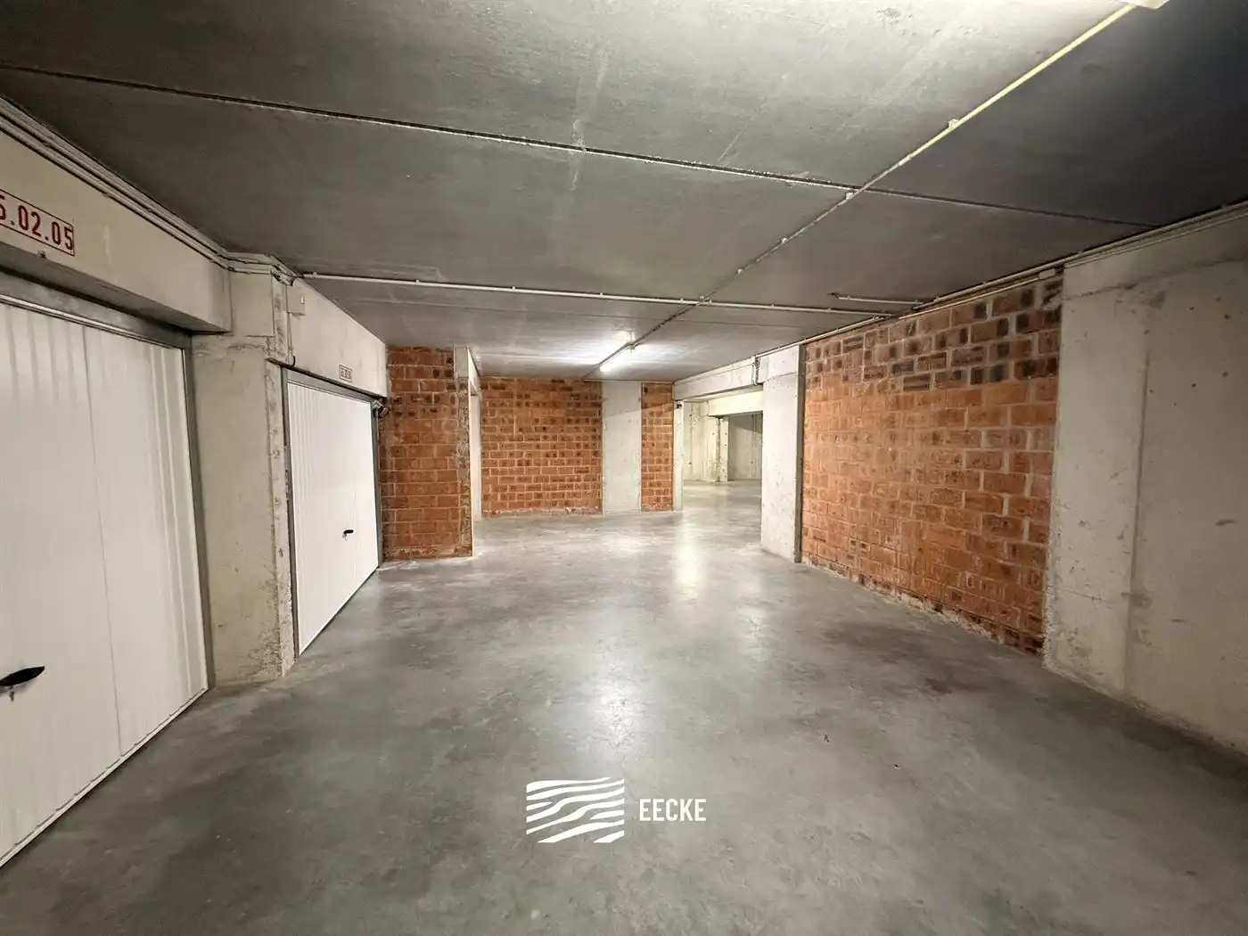 Parking - gesloten garagebox foto 2