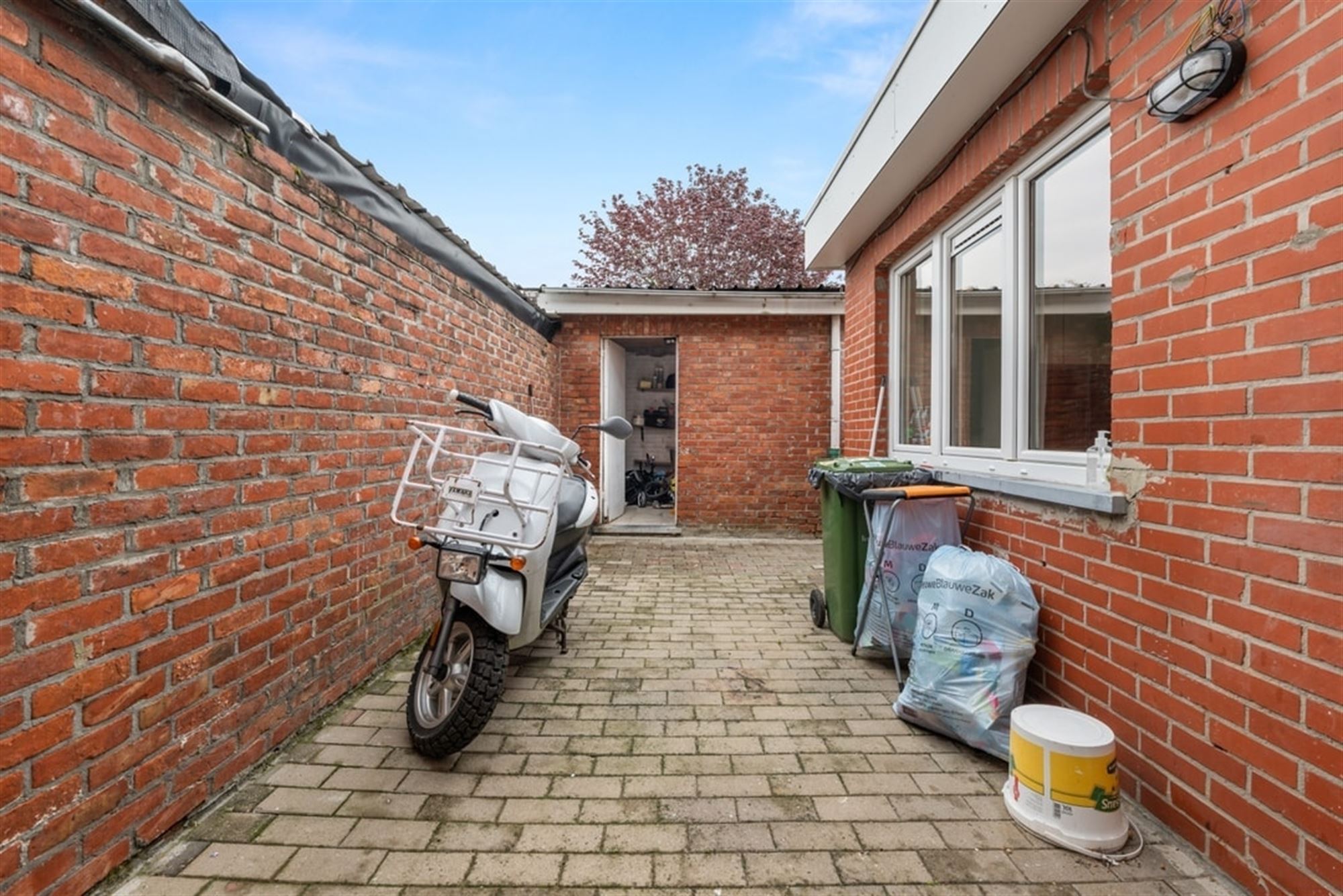 GOED ONDERHOUDEN RIJWONING AAN DE STADSRAND VAN SINT-TRUIDEN  foto 21