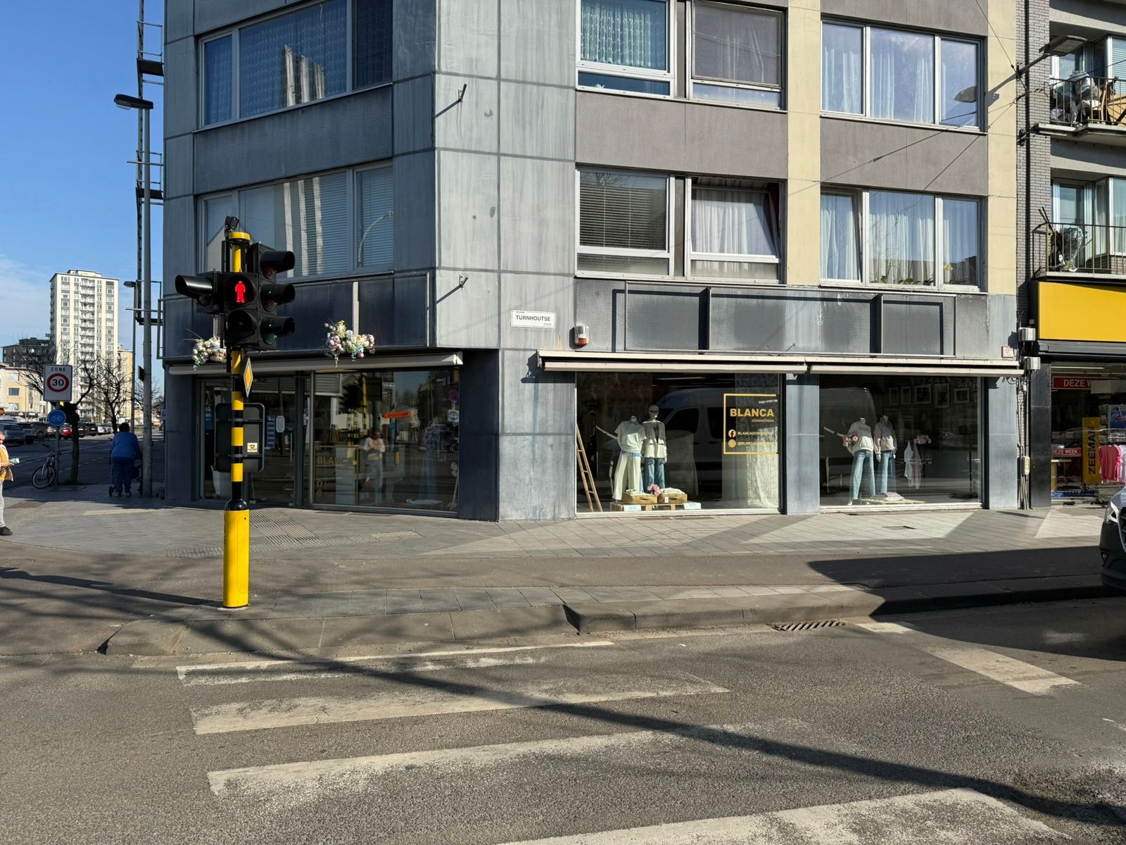 Hoekpand met Maximale Visibiliteit op Toplocatie in Deurne foto 3