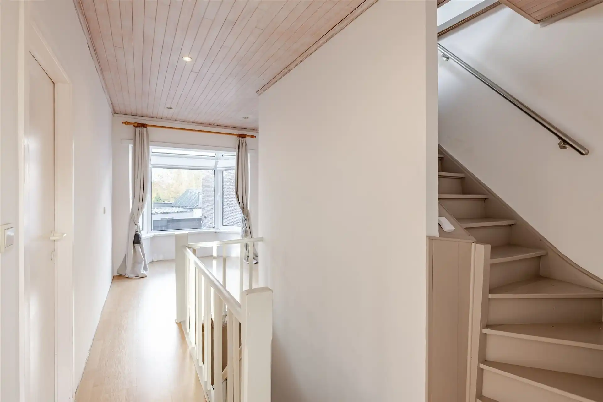 Gezellige rijwoning met uitzonderlijke grote tuin in hartje Schellebelle foto 14