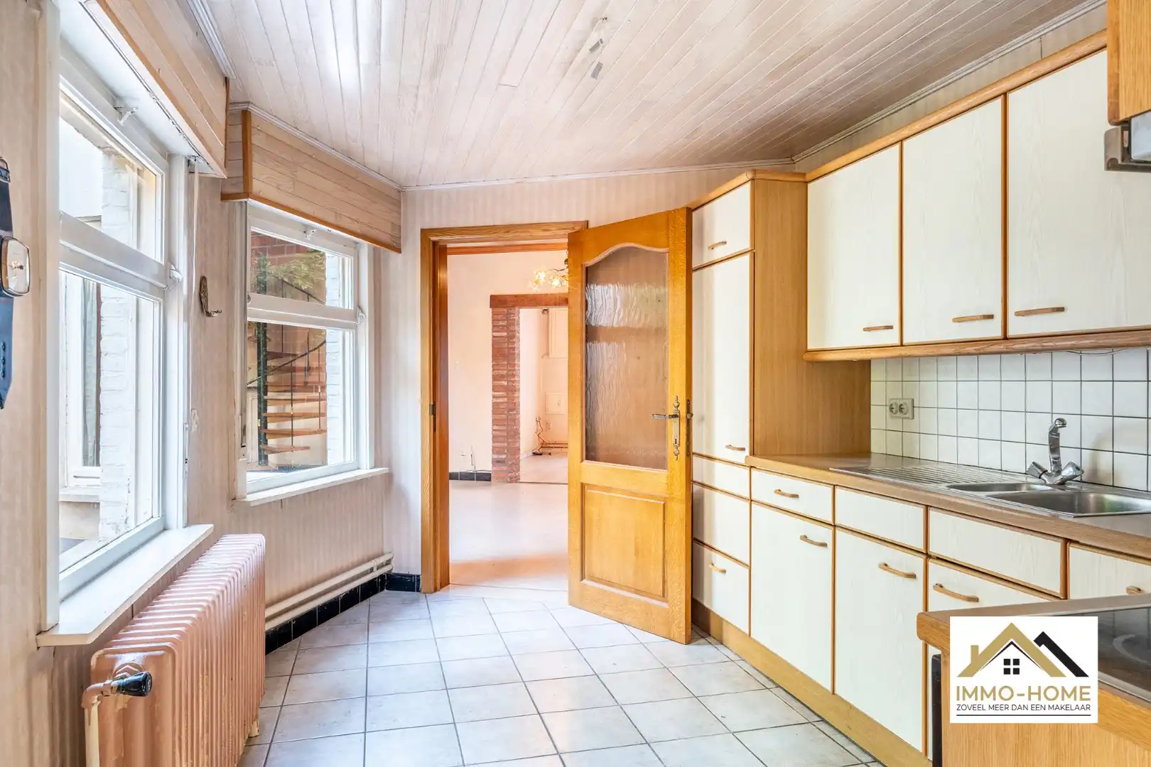 Te renoveren woning met garage centrum Beervelde!  foto 10