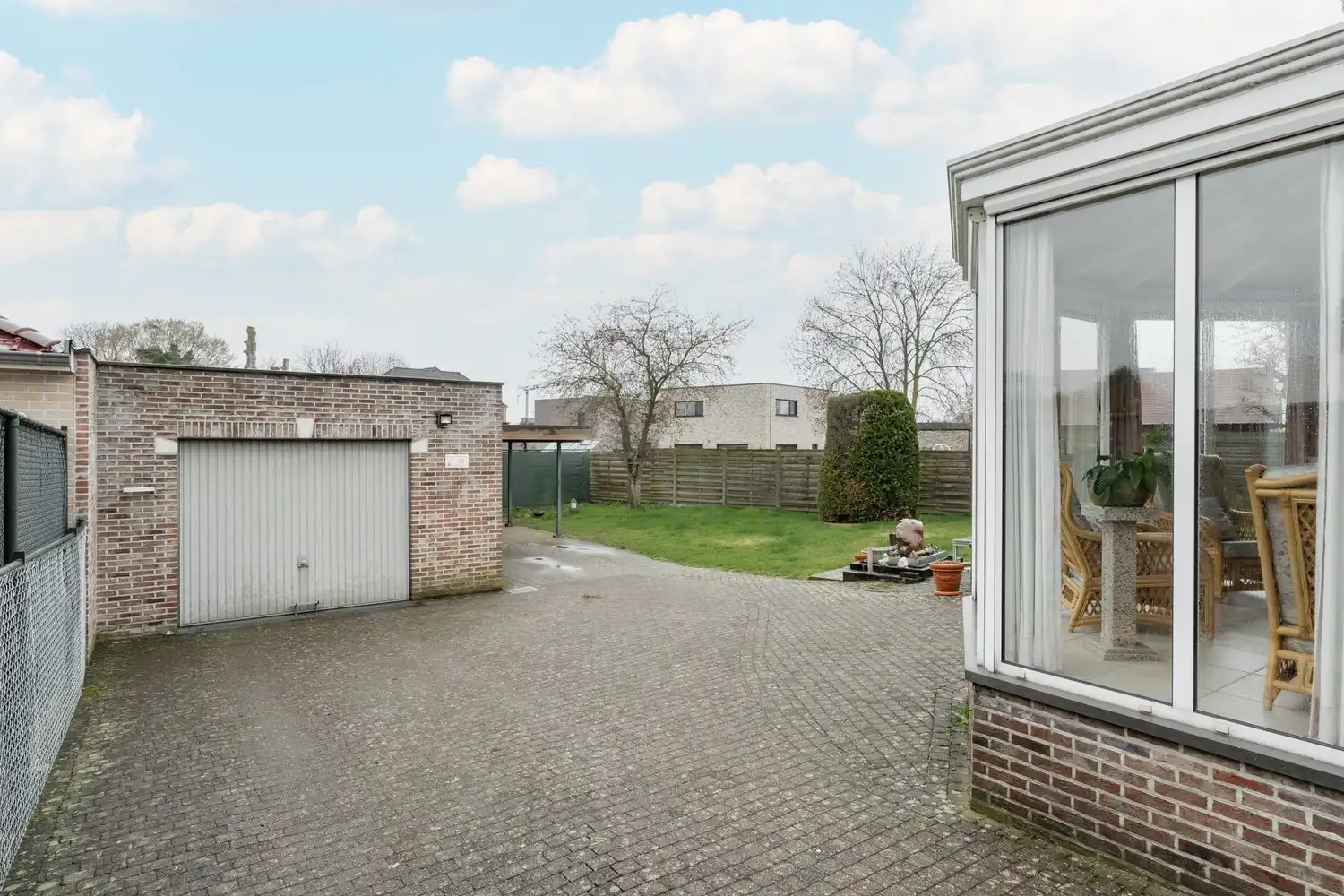 Mooie vrijstaande woning te koop vlakbij het centrum met 4 slaapkamers rustig gelegen op 10a10ca. foto 46
