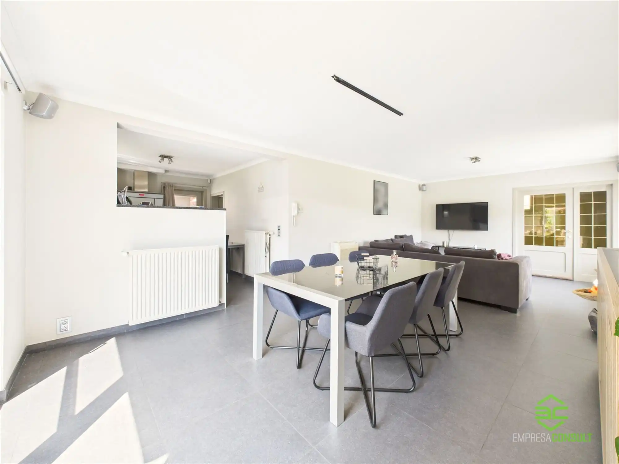 Instapklare gezinswoning met 3 slpk in Linkhout! foto 8