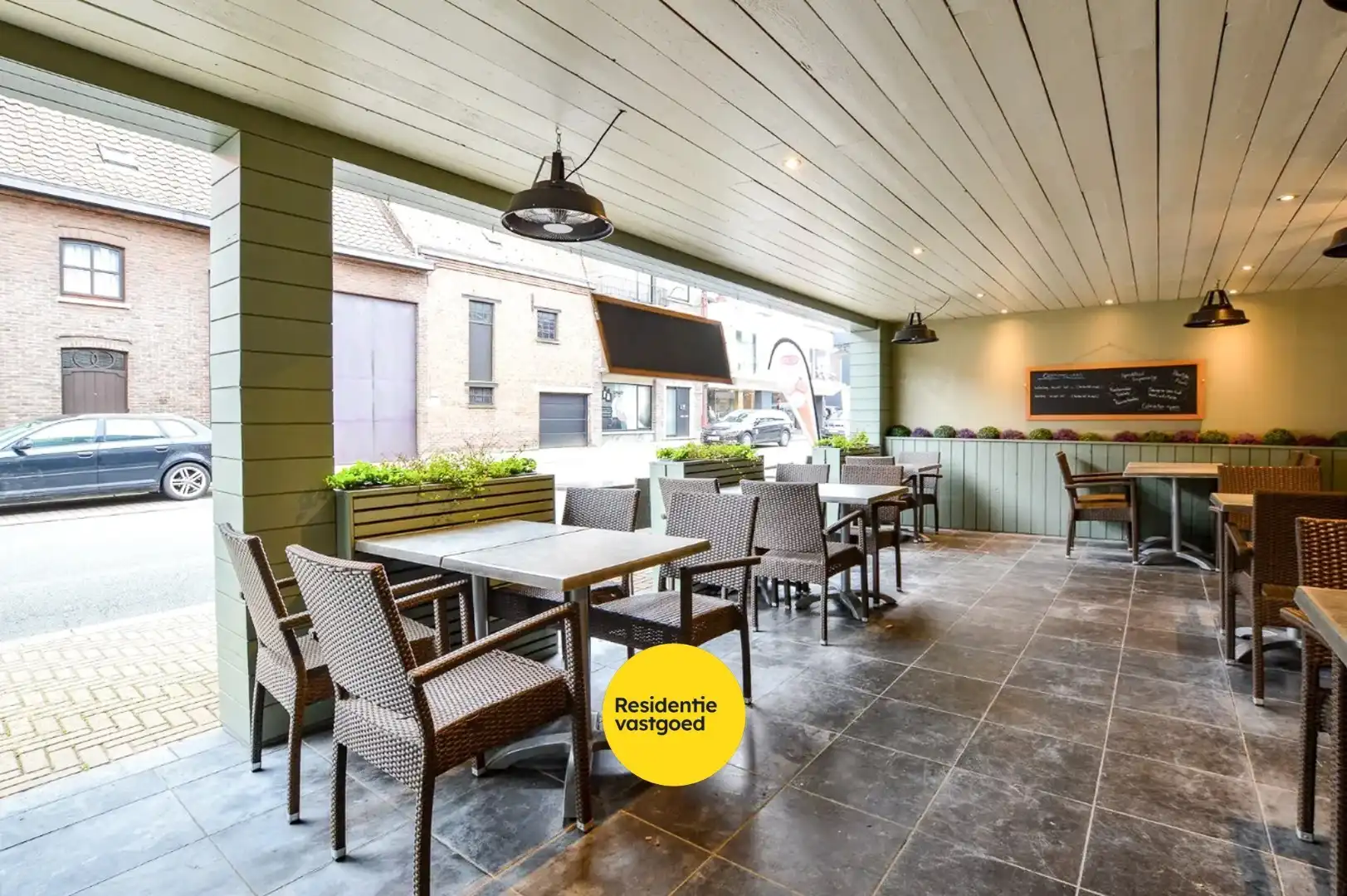 Handelswoning op topligging te Aartrijke foto 2