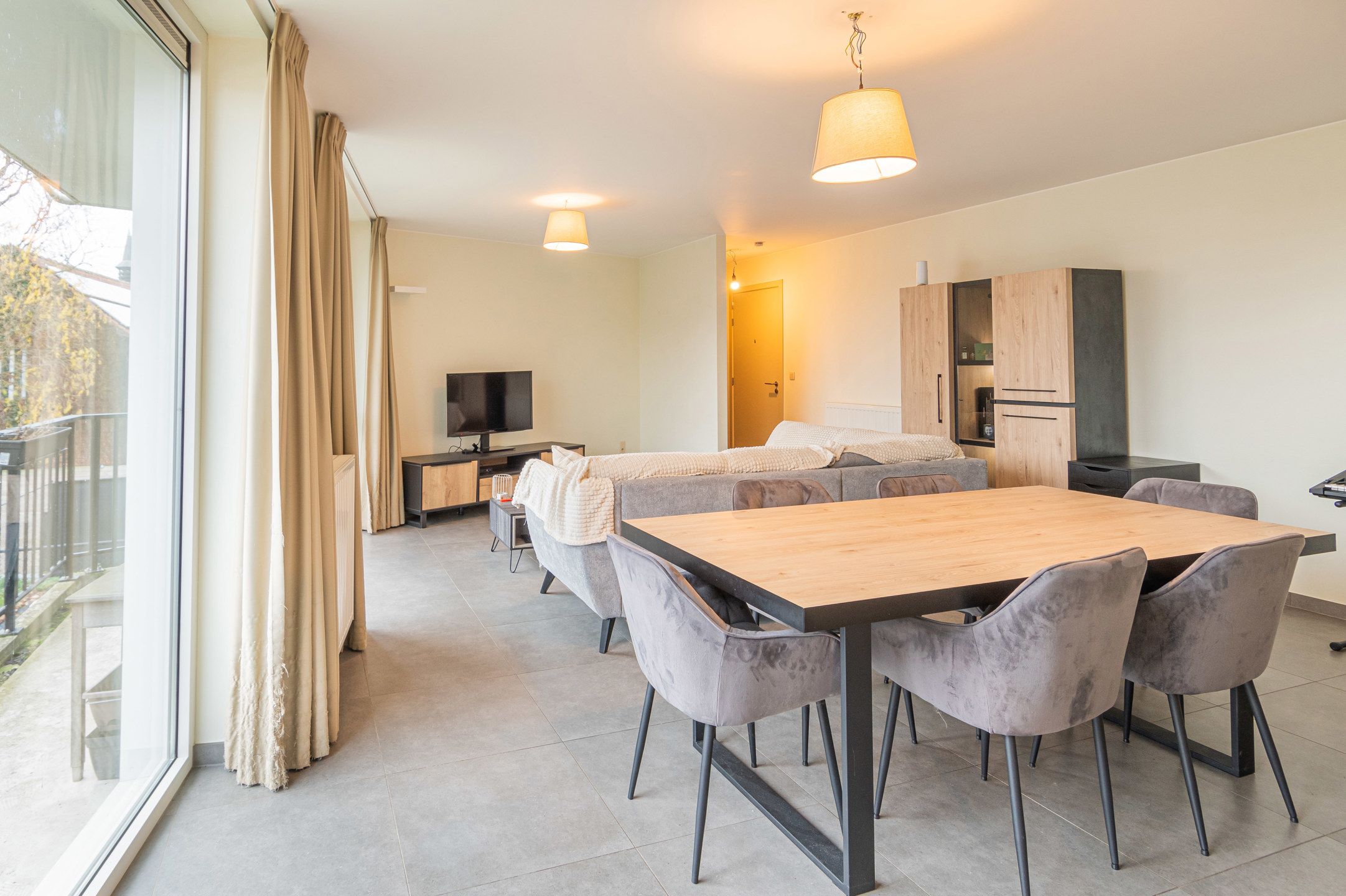 Ruim 1-slaapkamerappartement met terras te Ruisbroek foto 8