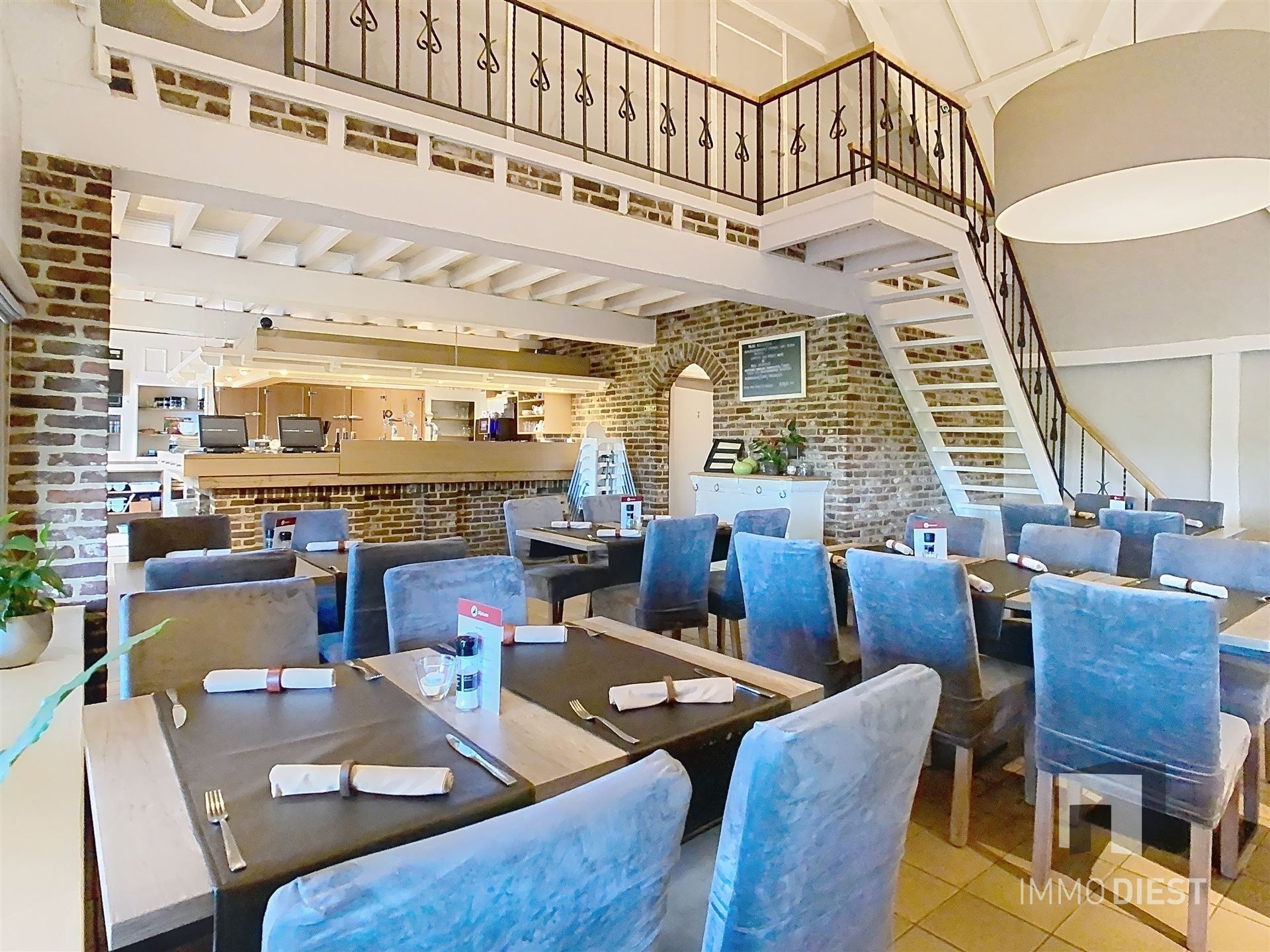 Brasserie - restaurant - feestzaal - privéwoonst foto 37