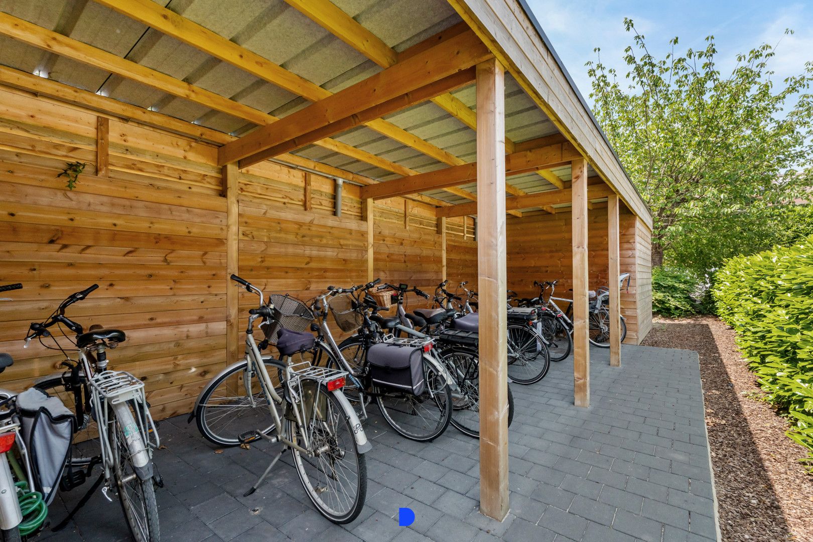 Interessant appartement met 2 slaapkamers en garage! foto 21