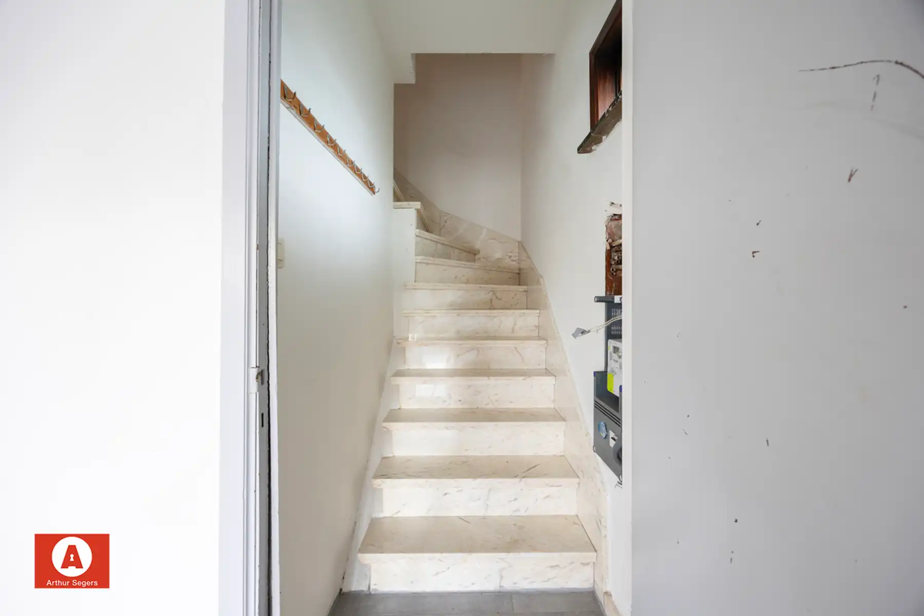 Instapklare en solide woning nabij het centrum van Opstal foto 11