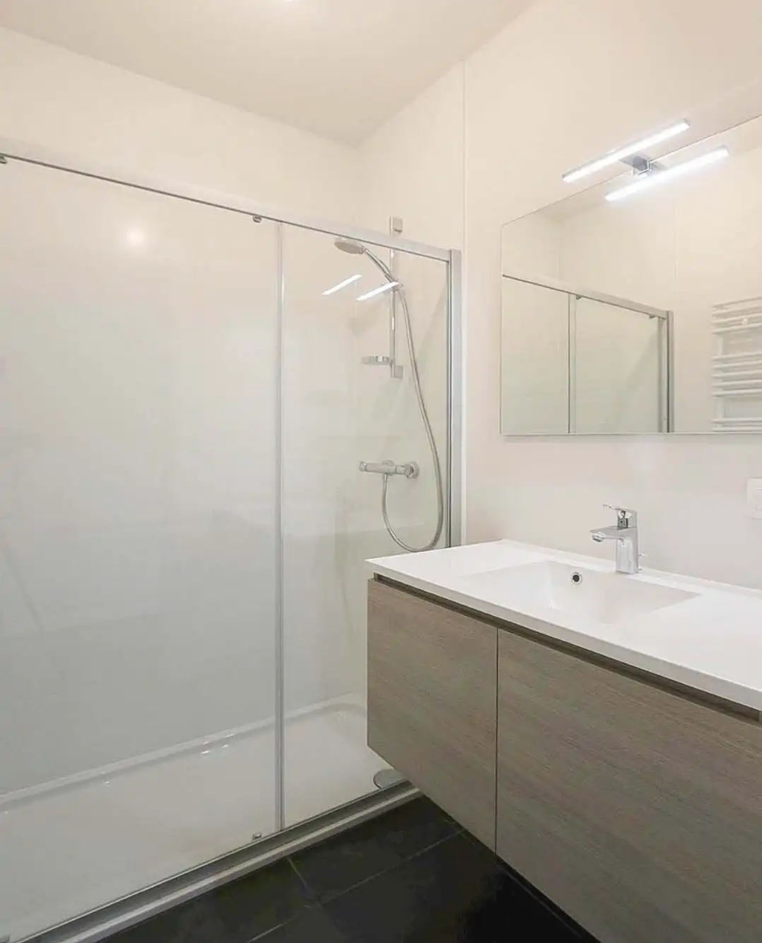 Gelijkvloers appartement met tuin in recent gebouw foto 9