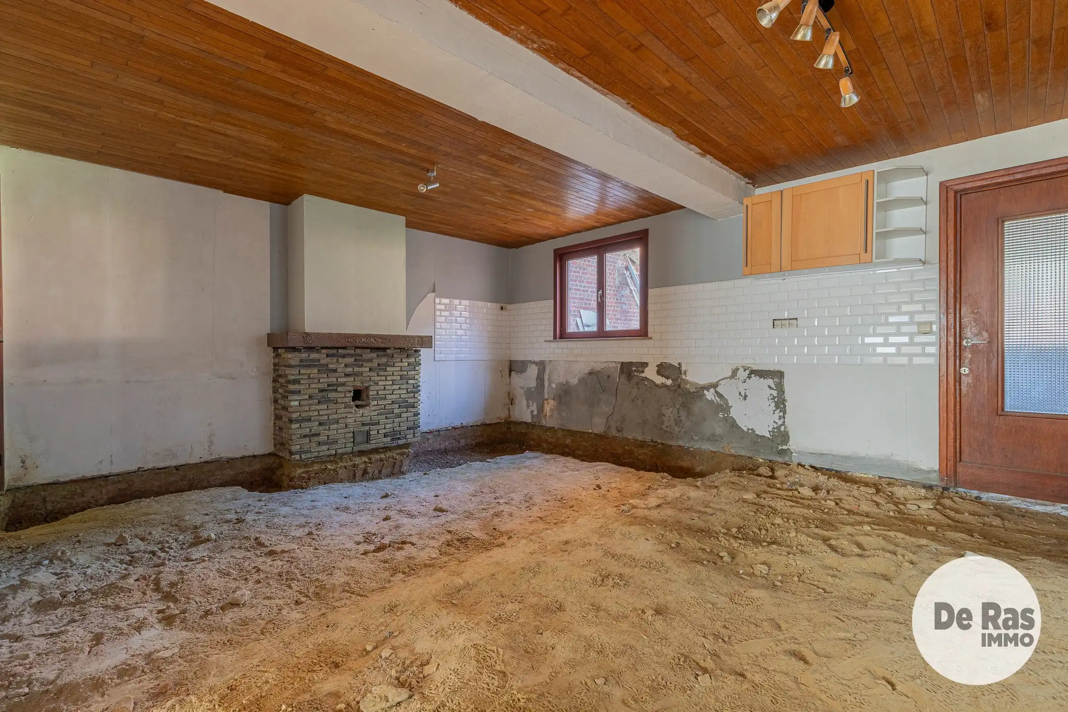HAALTERT - Verder te renoveren woning met 4 kamers en tuin foto 5