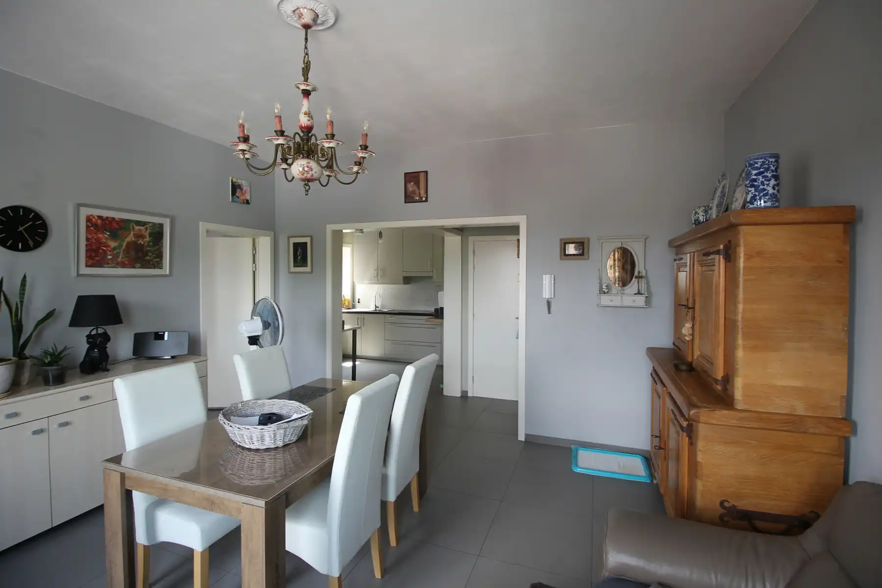 Recent gerenoveerd appartement op de tweede verdieping, met fietsenberging foto 3