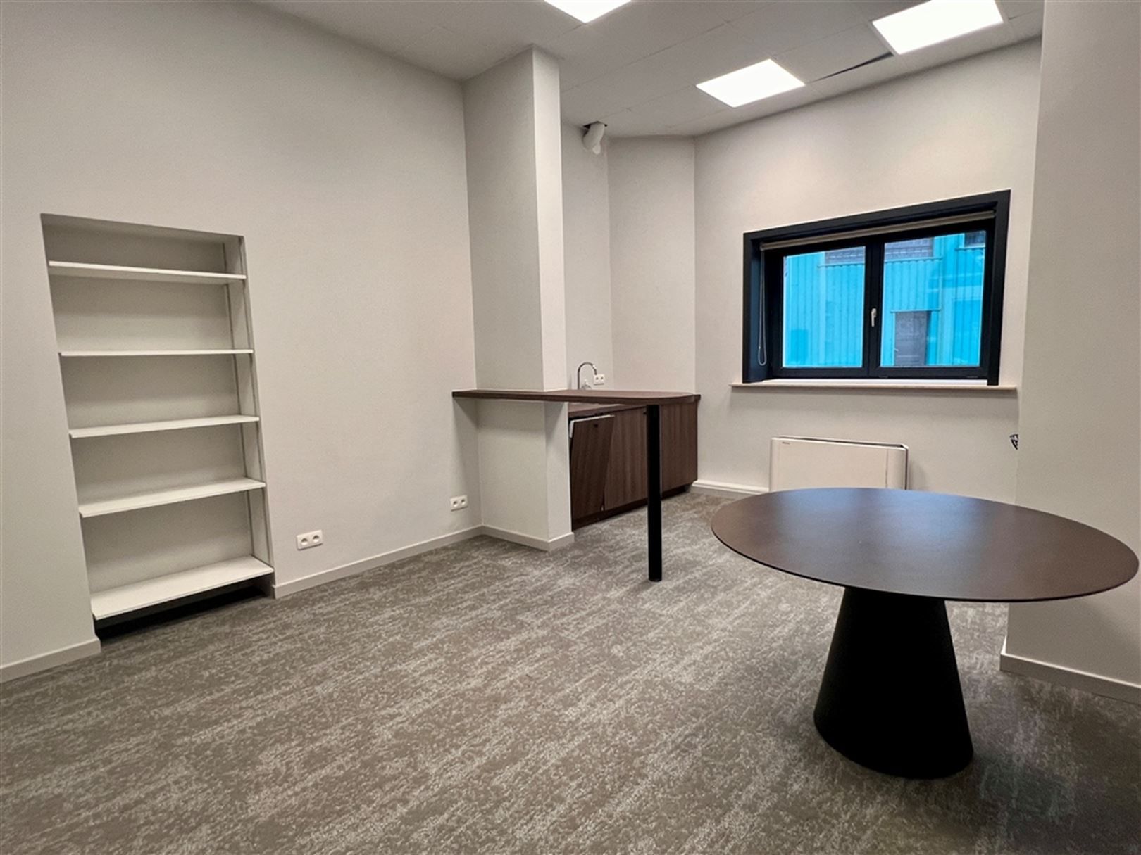 Kantoorgebouw van 1056  m² te huur in Zwijnaarde foto 17