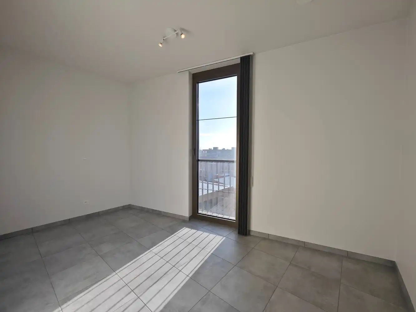 PRACHTIG PENTHOUSE MET 3 SLPKS, ONDERGR. PARKEERPL. EN KELDERBERGING IN HET CENTRUM foto 18