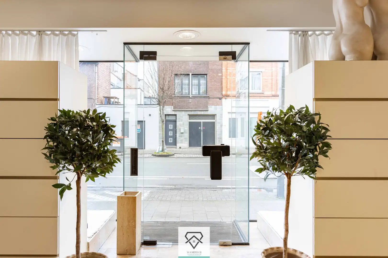 Hoofdfoto van de publicatie: Ruime winkel met uitzonderlijk woonvolume en sterke herontwikkelingsmogelijkheden