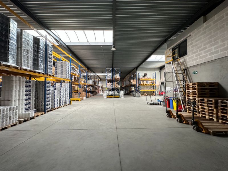 Industrieel gebouw te huur foto 5