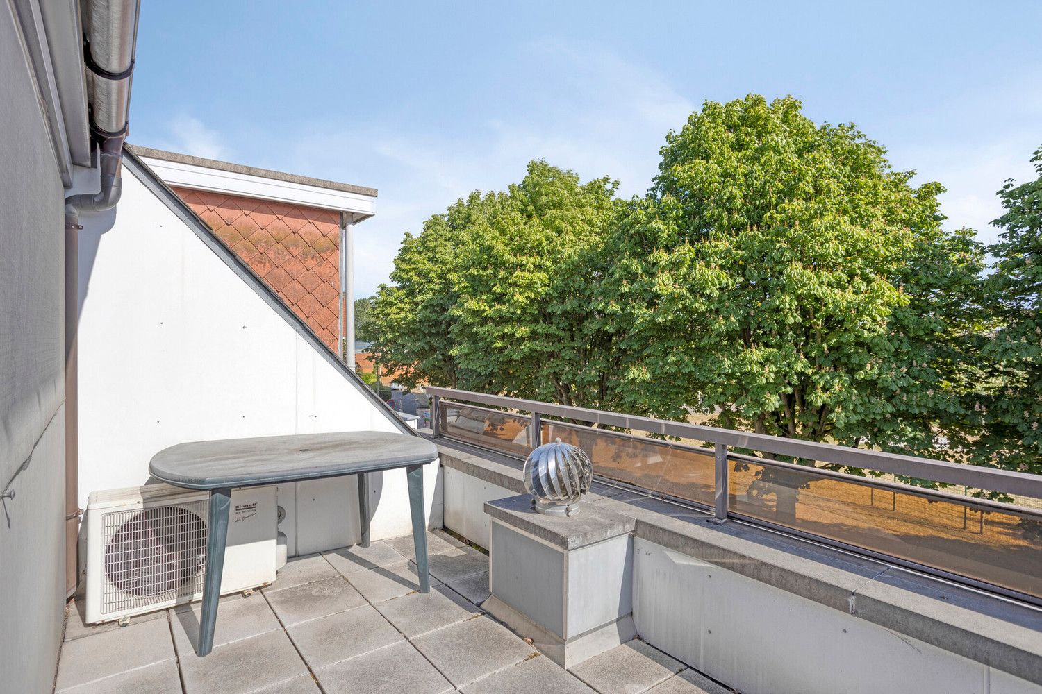 Unieke woning aan het Mertensplein met grote garage, 2 terrassen en tuin! foto 27