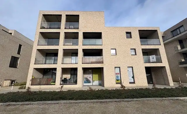 SINT JORIS WINGE HANDELSRUIMTE 71 m2 + terras foto 4