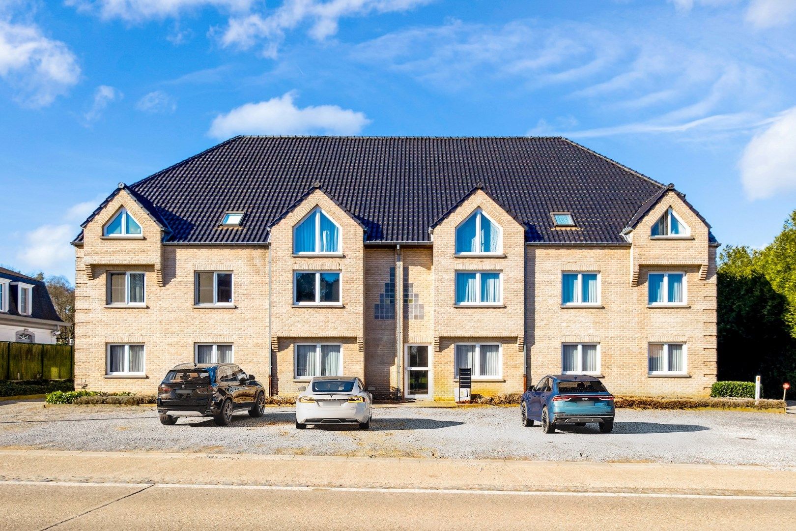 Hoofdfoto van de publicatie: Uitstekend gelegen BETAALBAAR appartement te Lummen MET GARAGE
