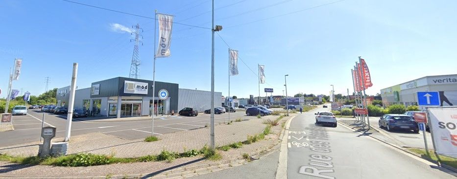 COMMERCIEEL GEBOUW FROYENNES  foto 3