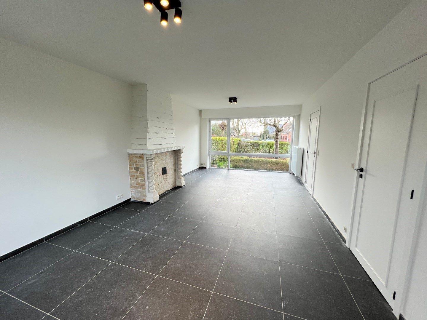 WONING MET 3 SLAAPKAMERS, GARAGE EN TUIN IN LANGEMARK foto 4
