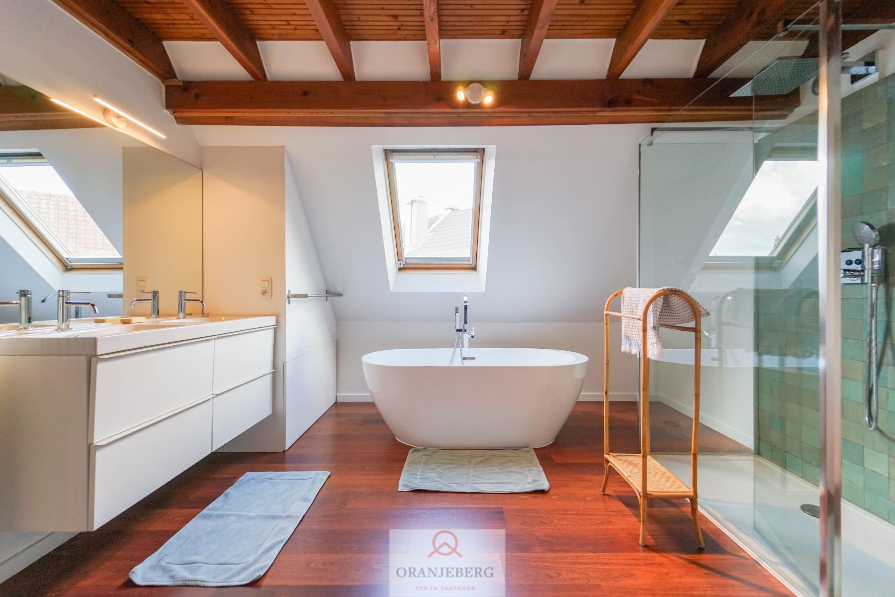 Charmante, gerenoveerde woning nabij Dampoort foto 3