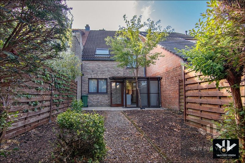 Charmante en verzorgde rijwoning met gezellig stadstuintje en 2 parkeerplaatsen in hartje Runkst foto 36