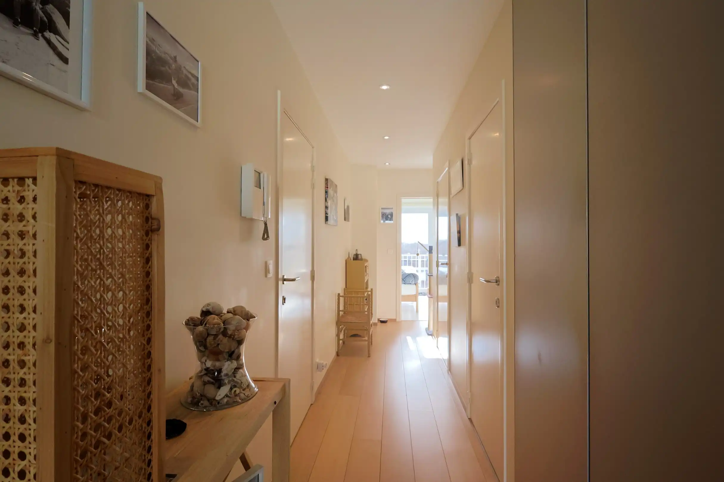 Modern appartement met 2 slaapkamers en parking te Oostduinkerke foto 7