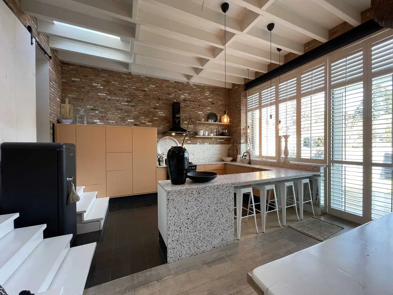 Smaakvol gerenoveerde karaktervolle wijkwoning foto 9