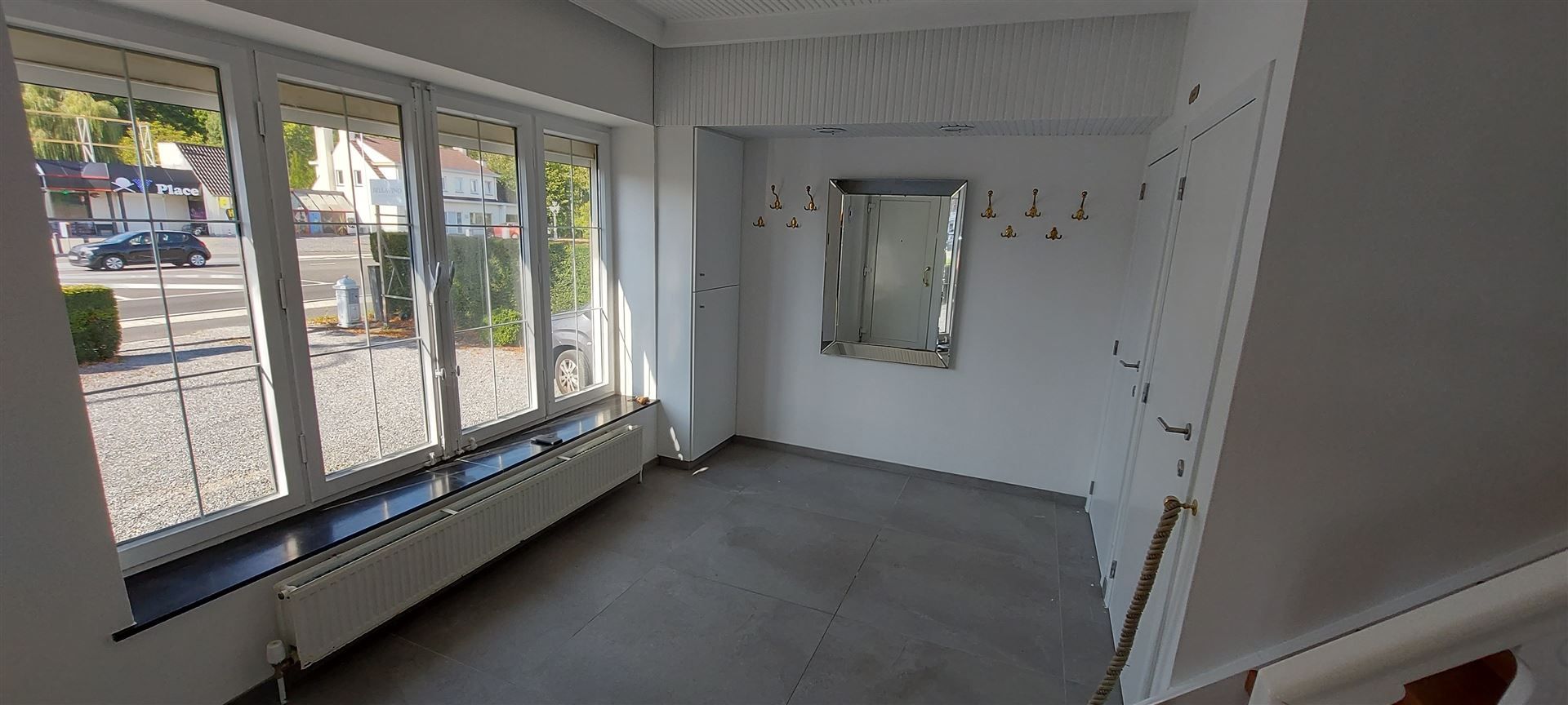 Handelsruimte met woonst foto 9