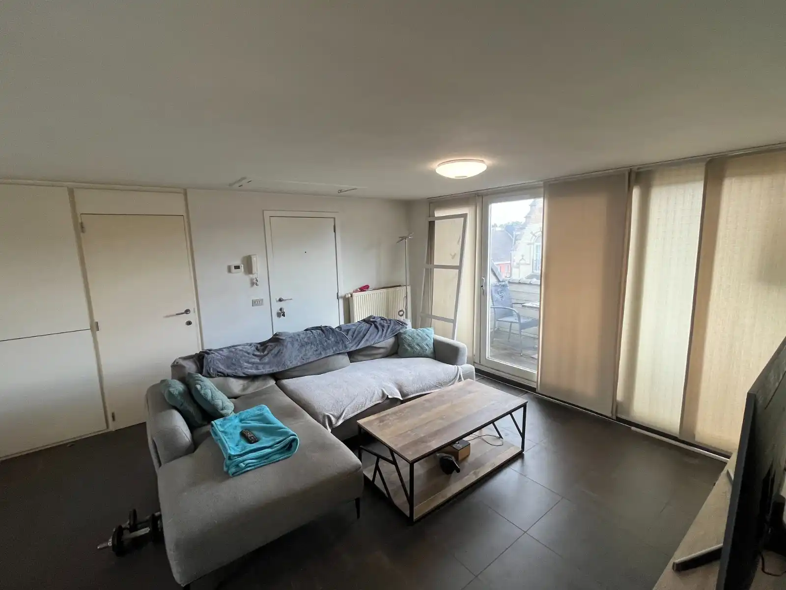 Lichtrijk appartement met 1 slaapkamer, terras en grote zolder –  EPC B foto 6