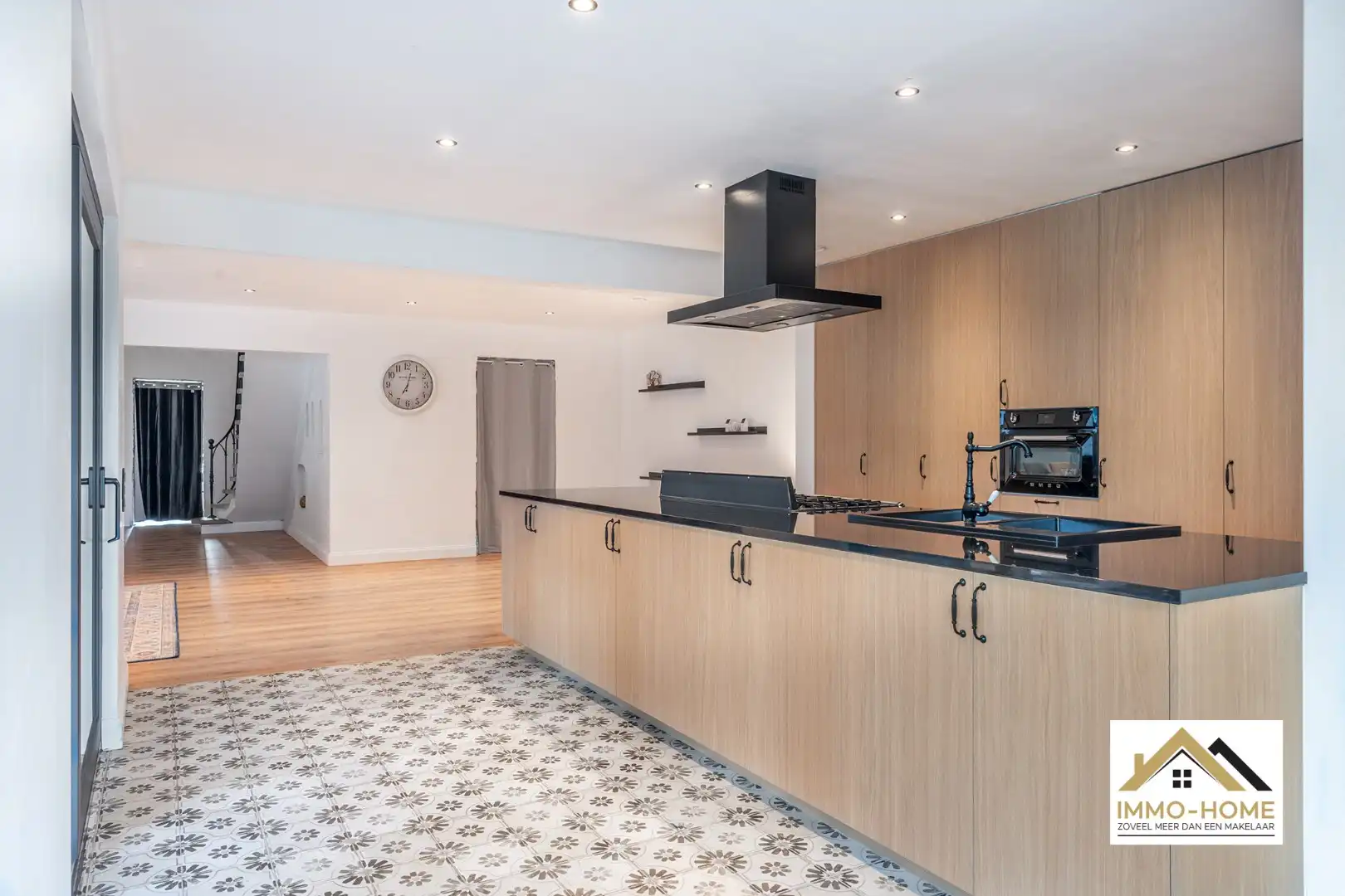 Volledig gerenoveerde woning met agrarisch uitzicht! foto 15