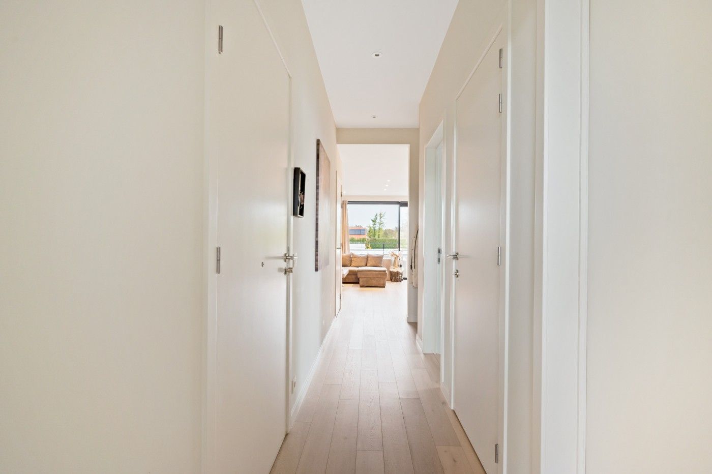 Instapklaar app. op 1ste verd. met 2 slpk., terras en autostaanplaats foto 2