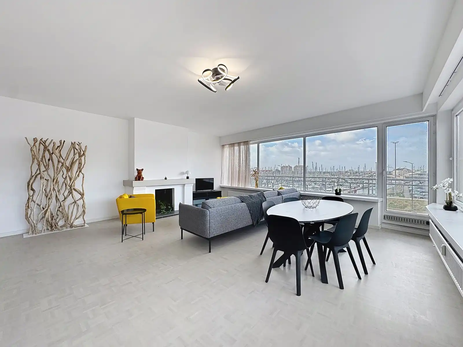 GERENOVEERD gemeubeld appartement aan de JACHTHAVEN met 3 slpks én 3 terrassen! foto 3