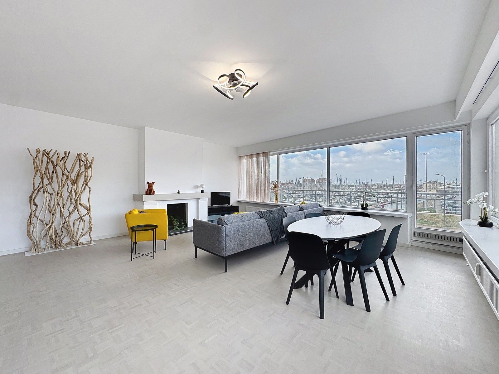 GERENOVEERD gemeubeld appartement aan de JACHTHAVEN met 3 slpks én 3 terrassen! foto 3