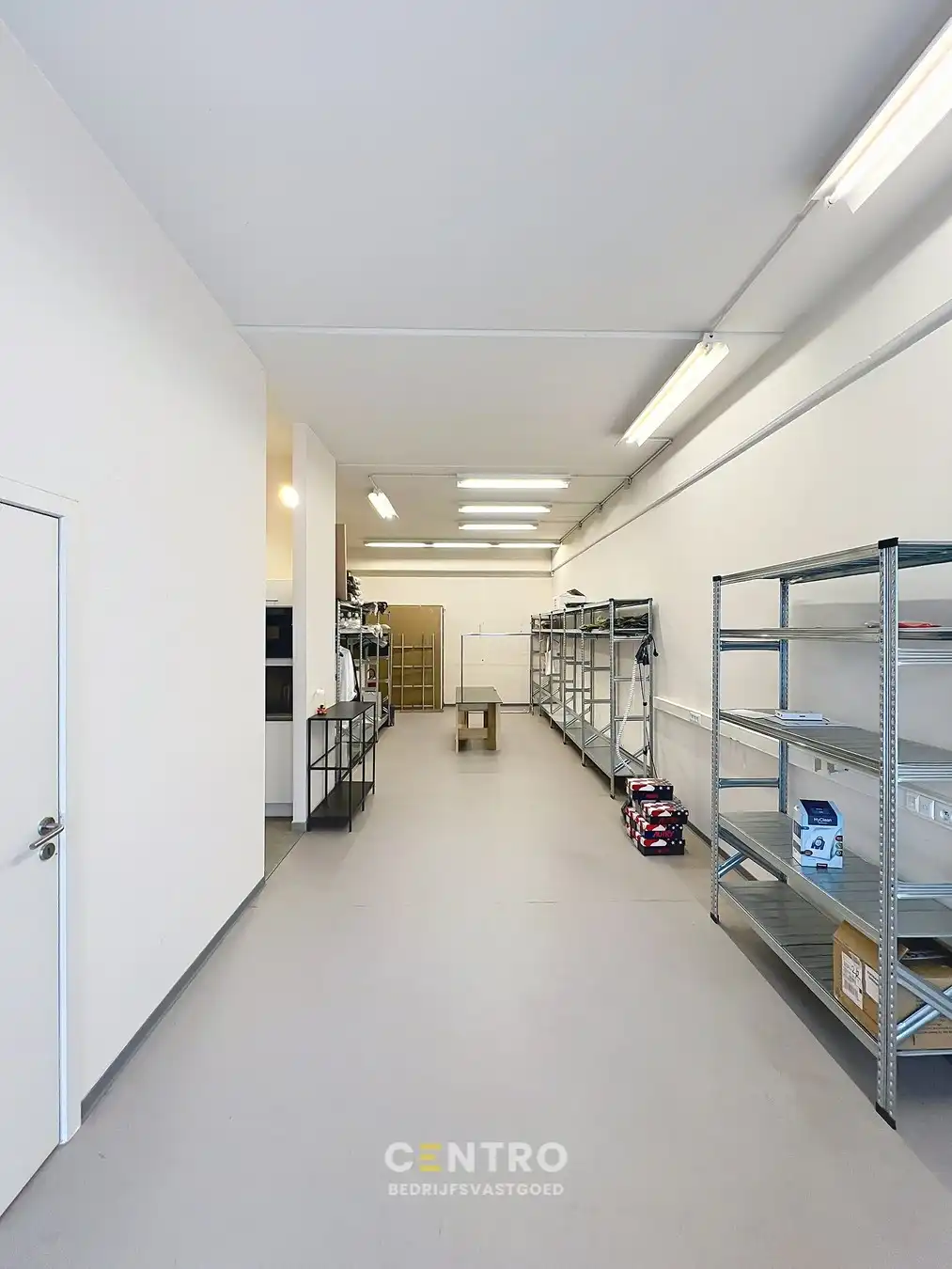 Energiezuinig WINKELPAND met industriële uitstraling in de Delaerestraat tussen stijlvolle handelszaken. foto 11