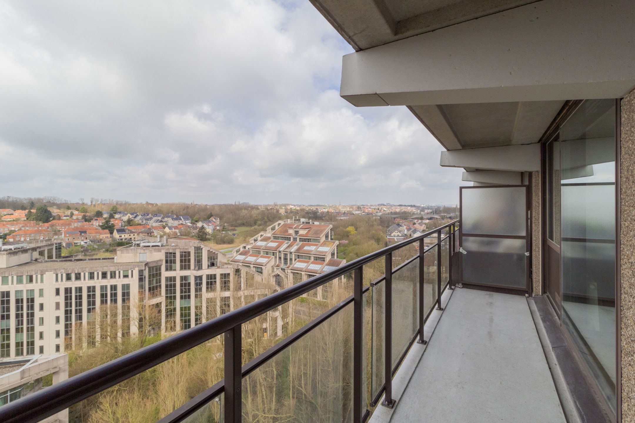 Mooi appartement met 2 slaapkamers en een terras foto 3