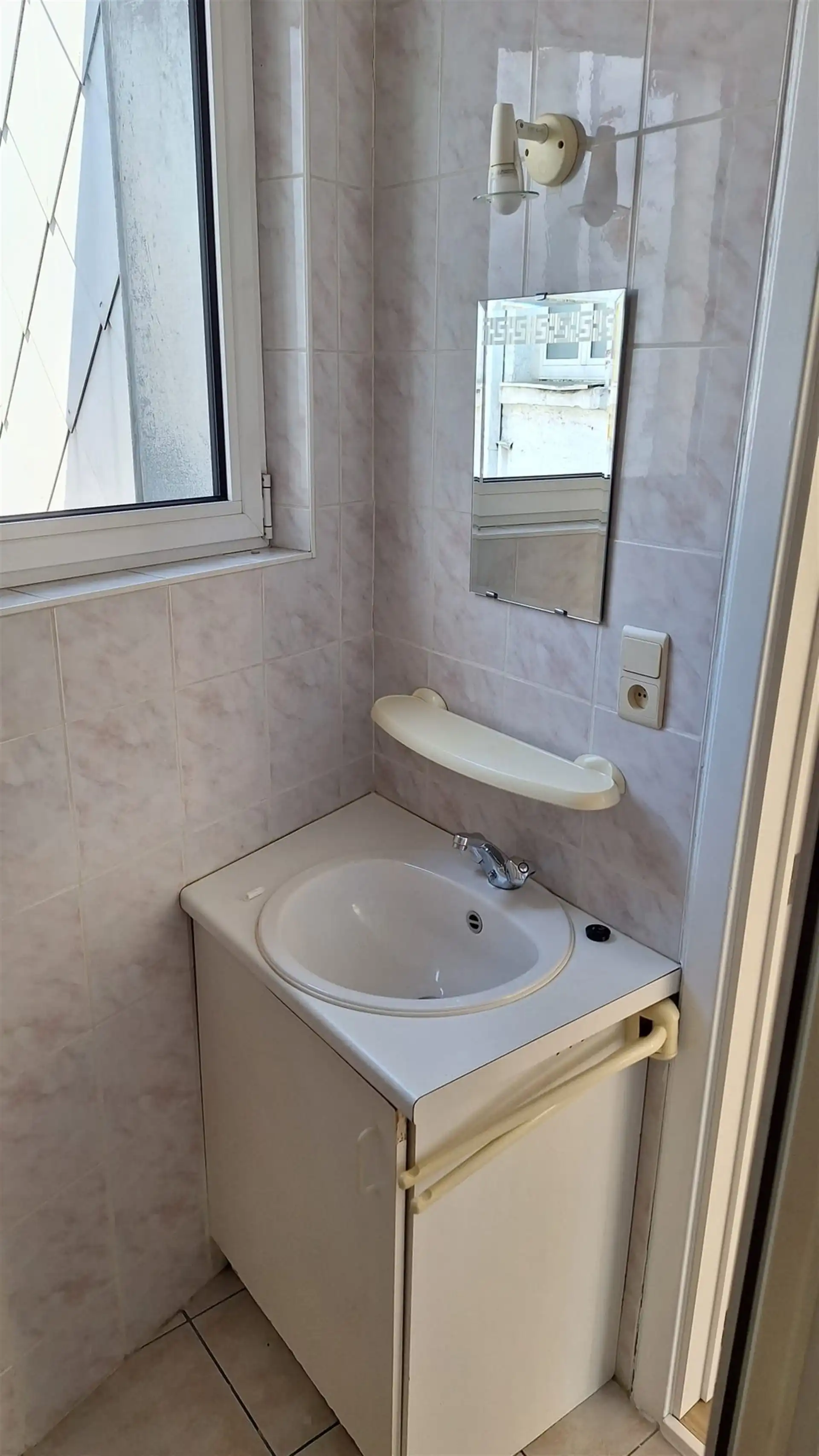 Eén-slaapkamerappartement in centrum van Wetteren foto 10