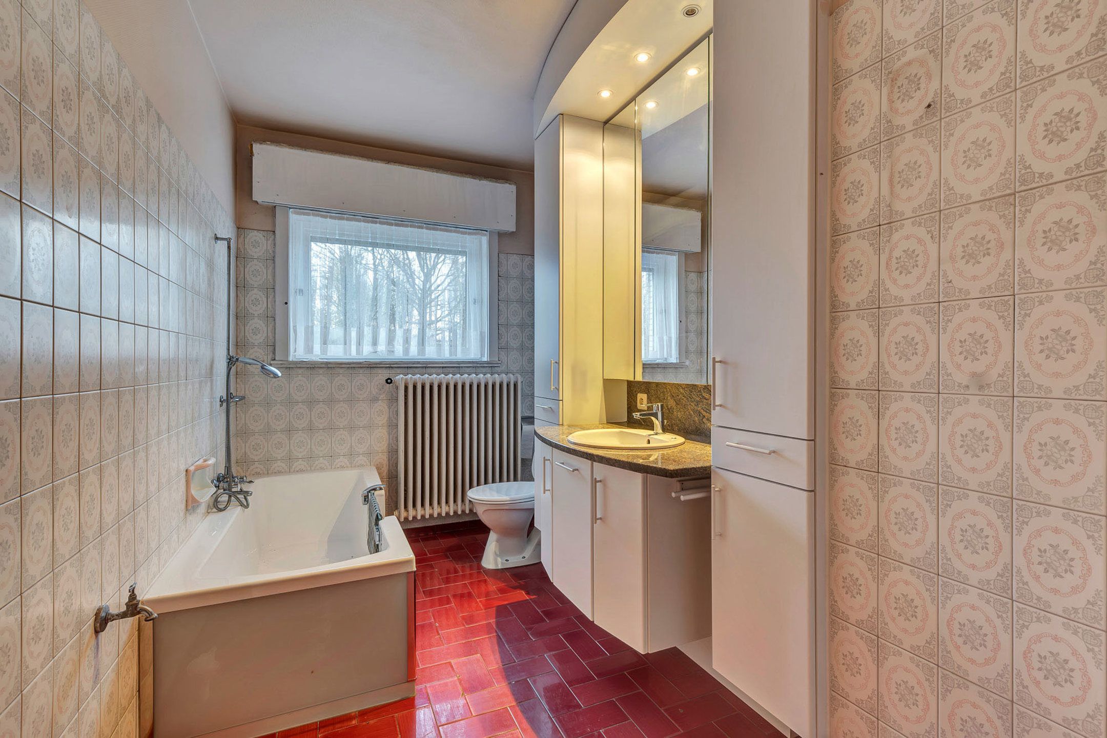 Ruime villa met loods en garage foto 10