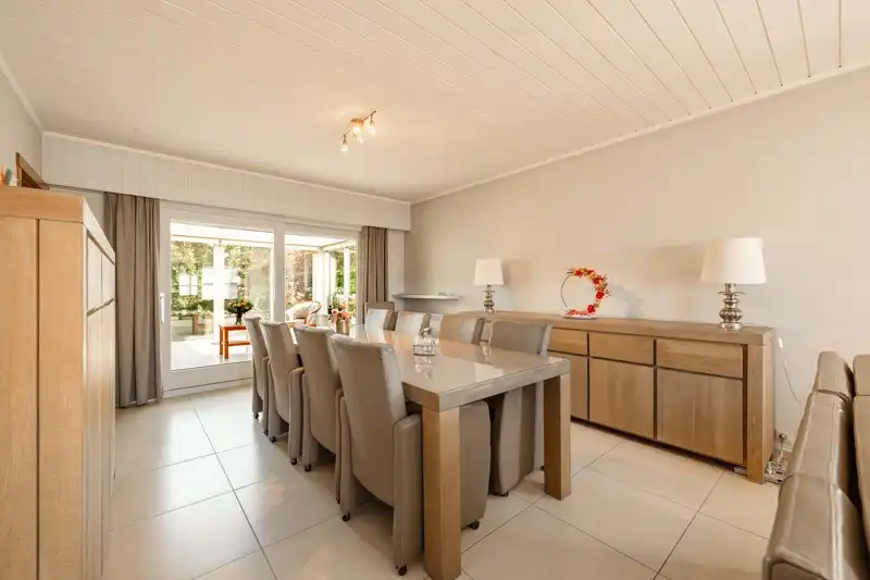 Zeer ruime en rustig gelegen villa TE KOOP in Sint-Eloois-Vijve! foto 8