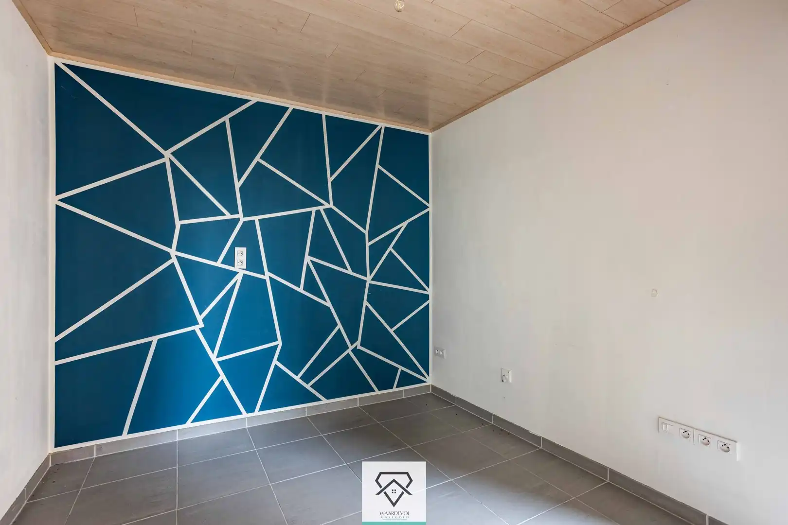 Moderne instapklare villa te koop met zonnige tuin foto 11