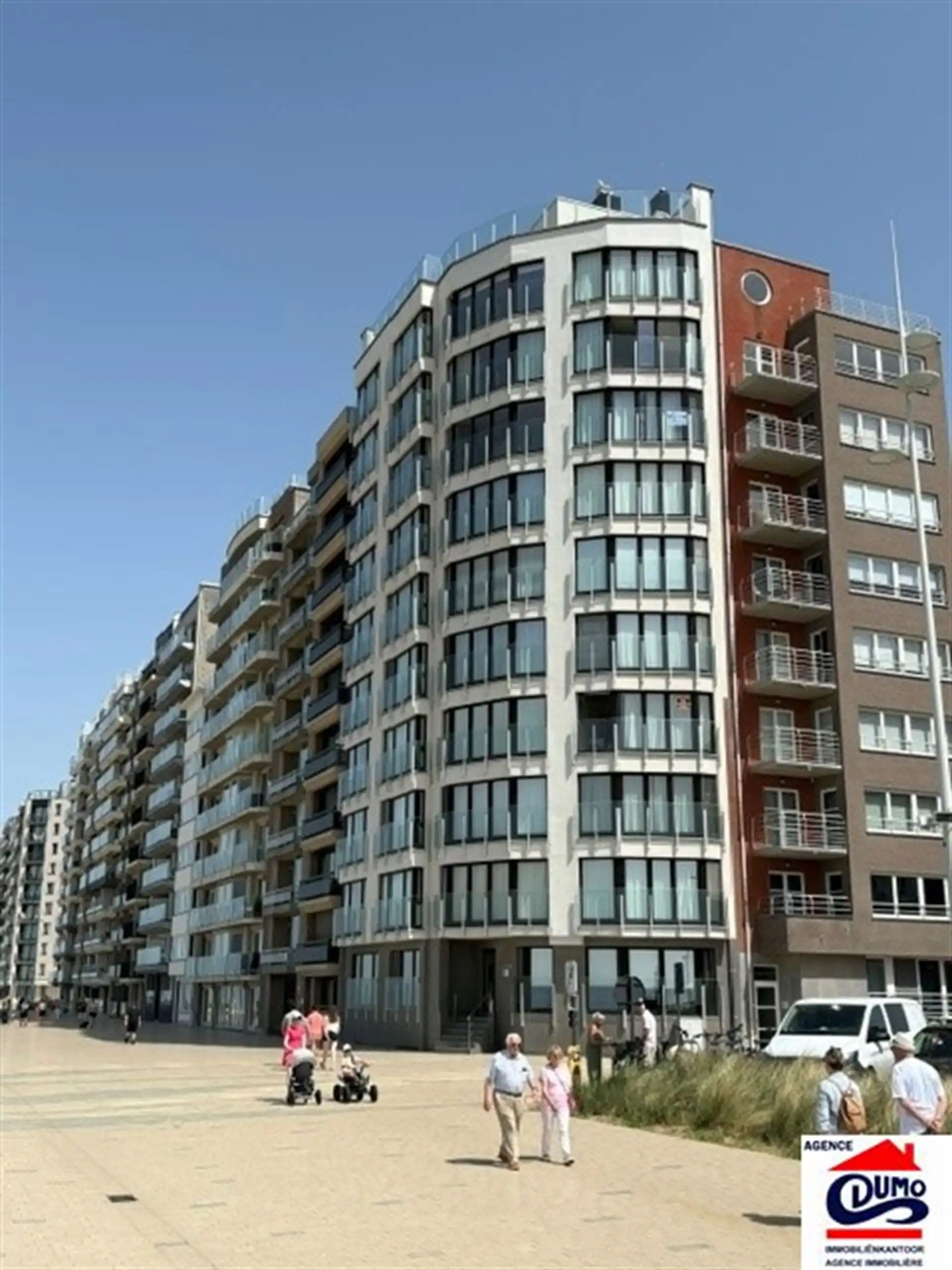 Compleet gerenoveerde studio met fantastisch zeezicht! foto 16