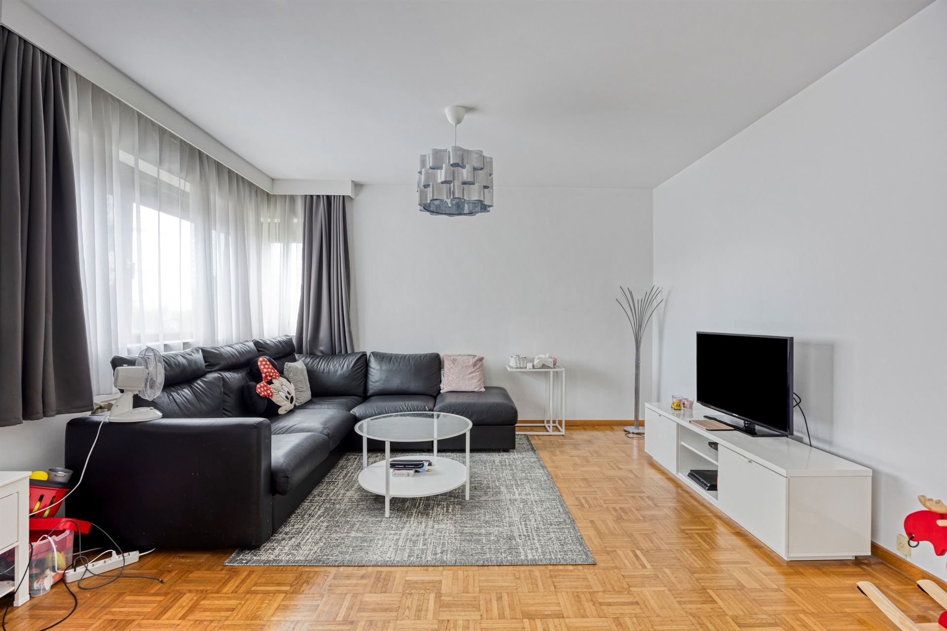 Ruim 2-slaapkamers appartement in goede staat + 30.000 EUR (dubbele garage) foto 5