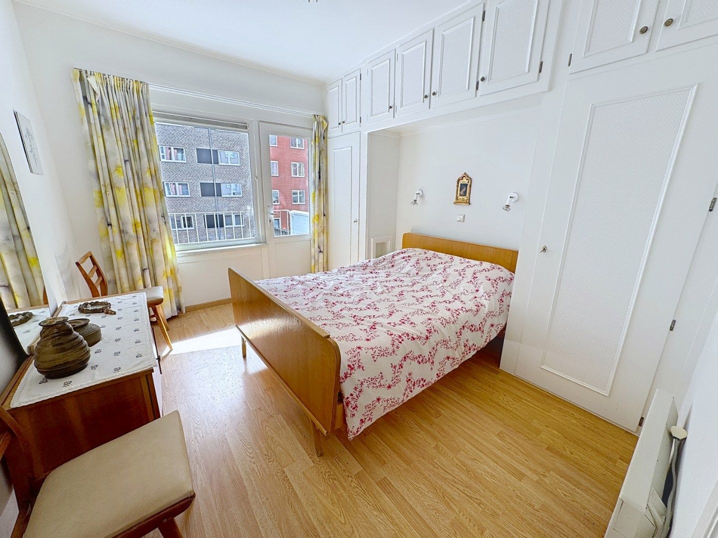 Te renoveren appartement met FRONTAAL ZEEZICHT foto 7