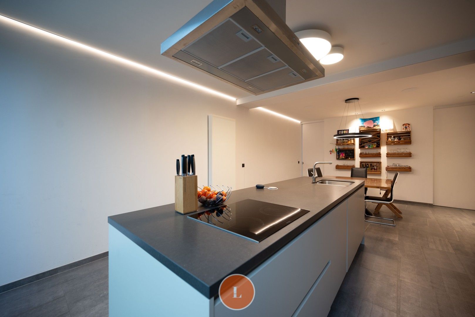 Gerenoveerde woning met loods (100m²) te koop in Menen foto 2