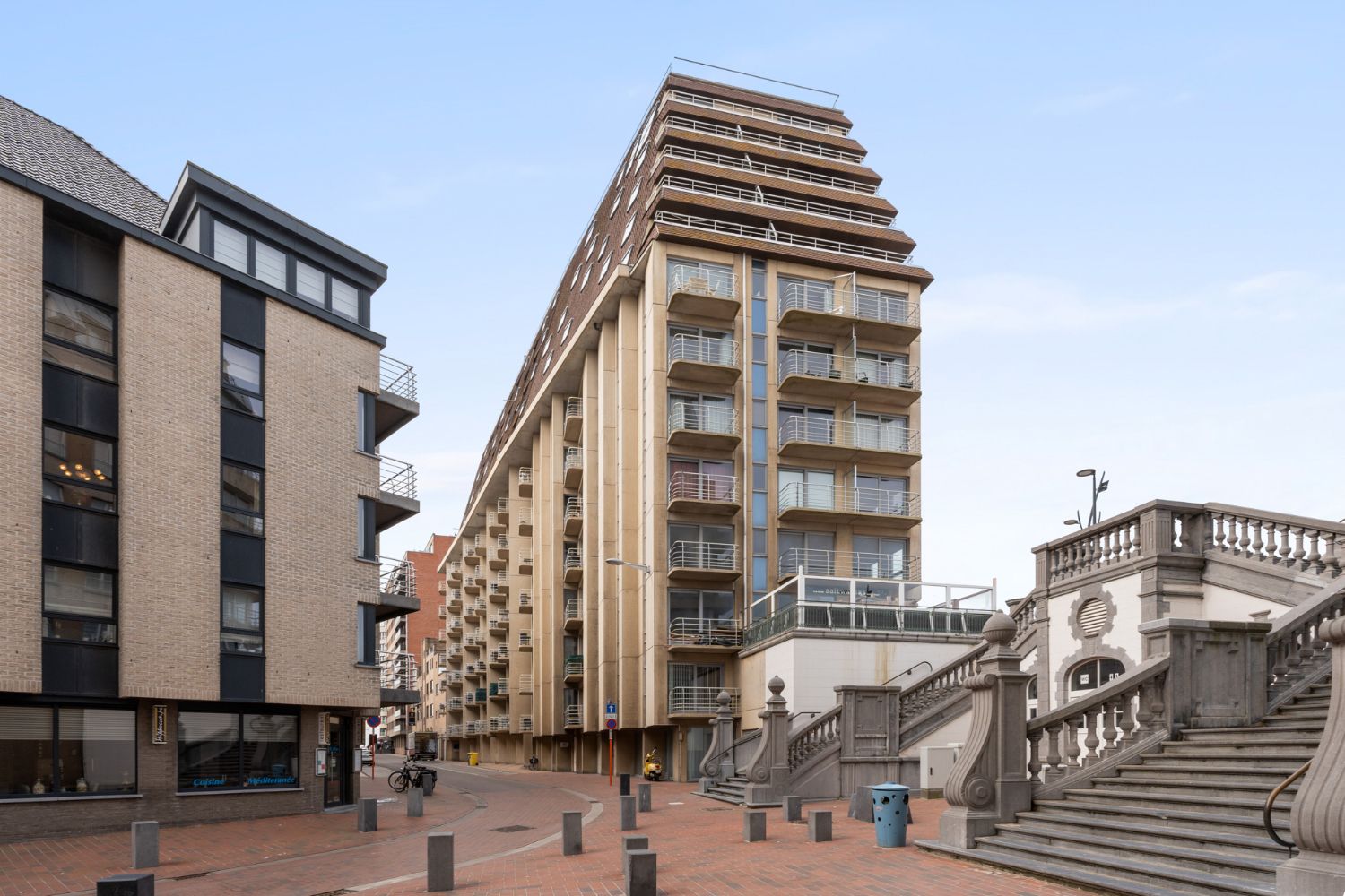 Recent vernieuwd zongericht appartement met twee slaapkamers foto 9