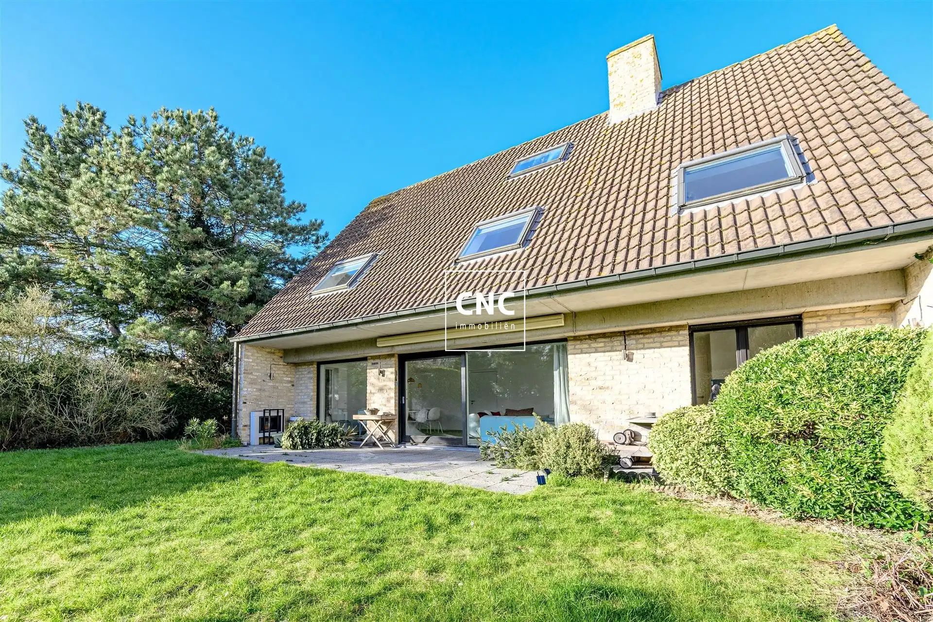 Alleenstaande villa met zuidgerichte tuin in de Oosthoek foto 12