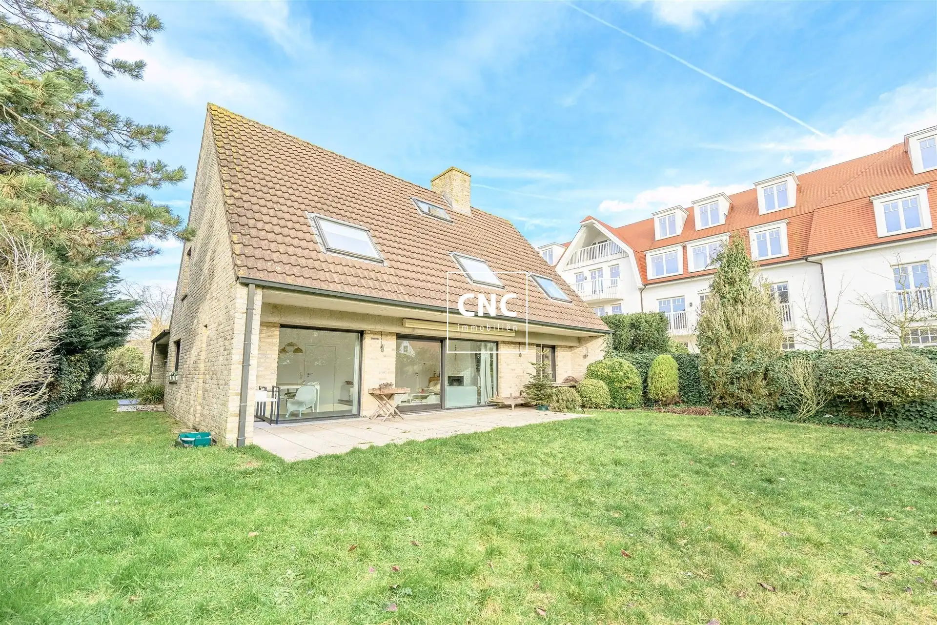 Alleenstaande villa met zuidgerichte tuin in de Oosthoek foto 12