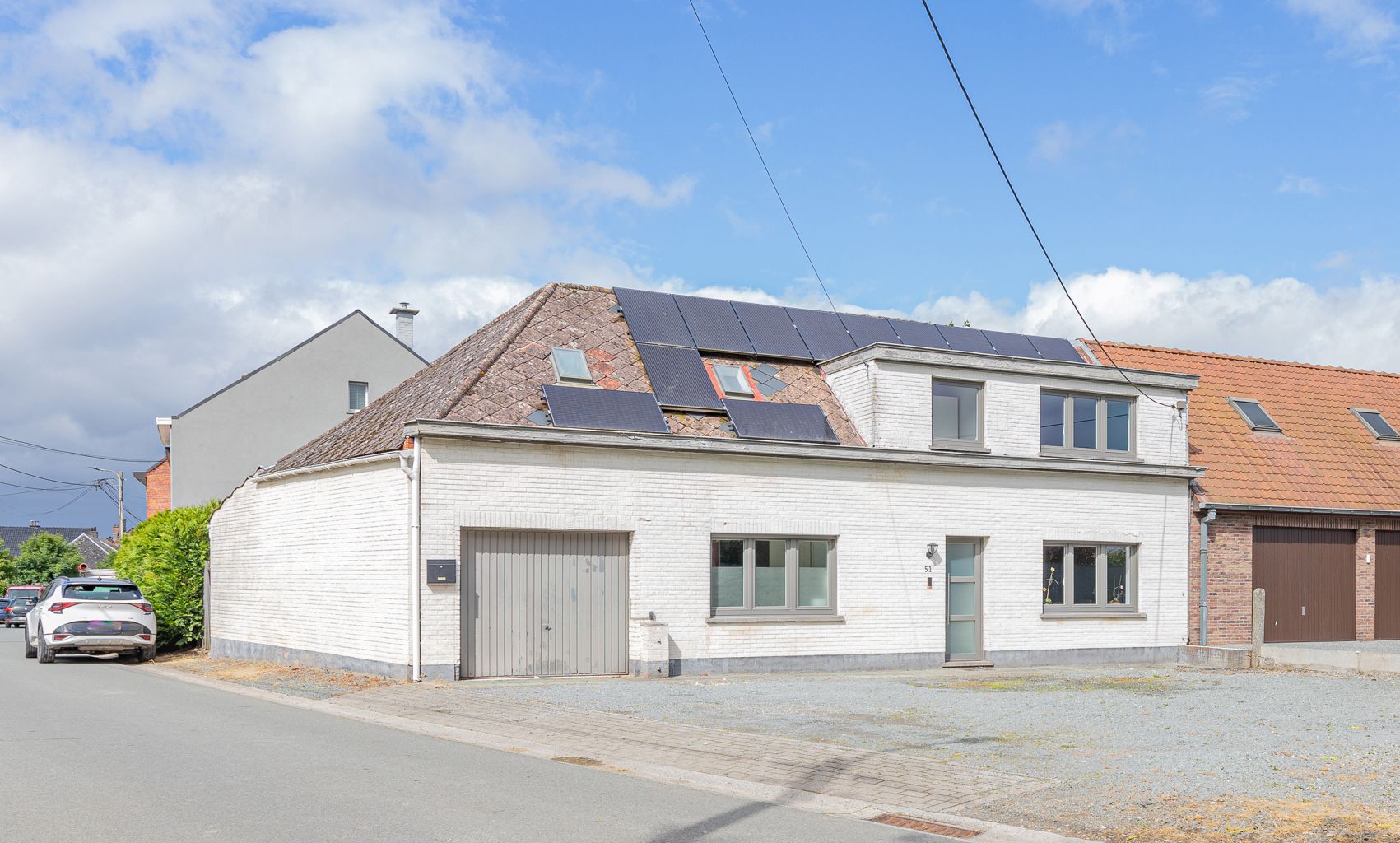 Instapklare woning met tuin, garage en zonnepanelen foto 1