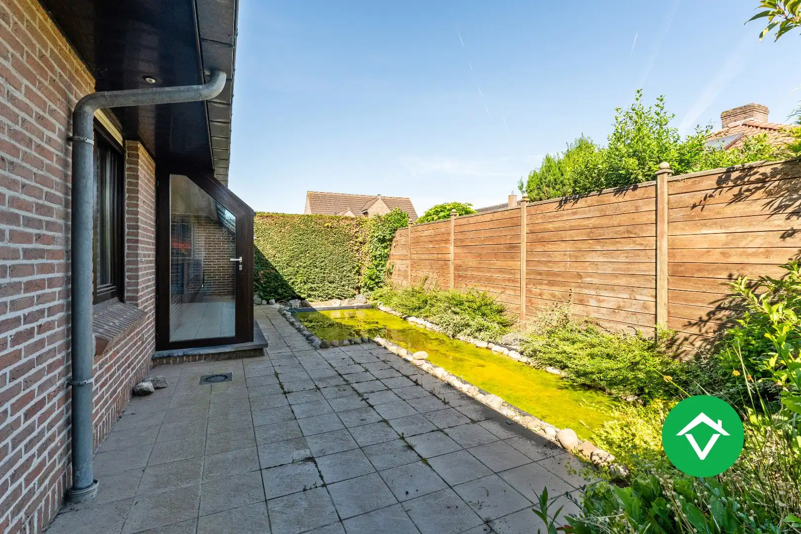 Stevige woning op gunstige ligging met 7 slaapkamers, dubbele garage en tuin te Roeselare foto 20